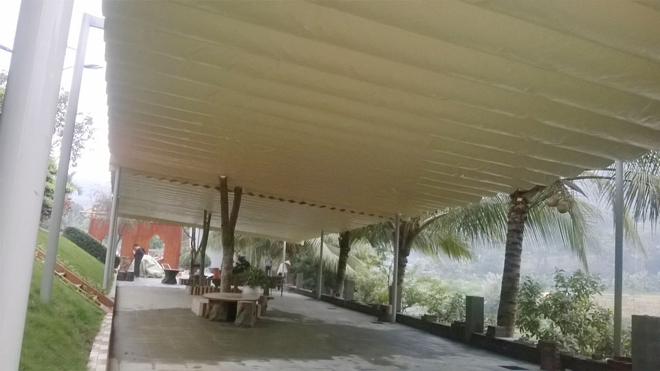 Bạt che nắng mưa tự cuốn giá bao nhiêu | Mái hiên giá rẻ