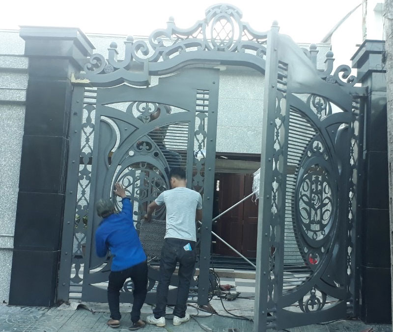 Cửa Cổng Sắt Mỹ Thuật , Mỹ Nghệ Dĩ An Bình Dương, Cửa Sắt Giả Gỗ Bình Dương