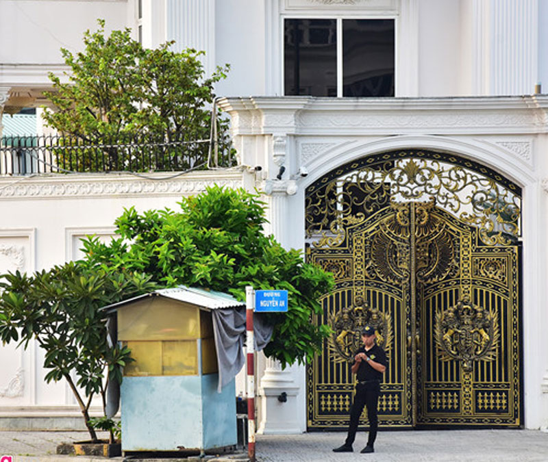 Cửa Cổng Sắt Mỹ Thuật , Mỹ Nghệ Dĩ An Bình Dương, Cửa Sắt Giả Gỗ Bình Dương